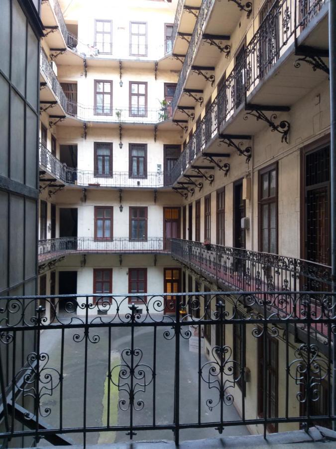Tempo Courtyard Apartman Budapest Eksteriør billede