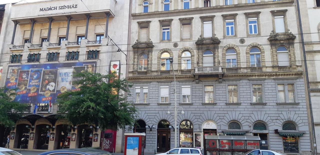 Tempo Courtyard Apartman Budapest Eksteriør billede